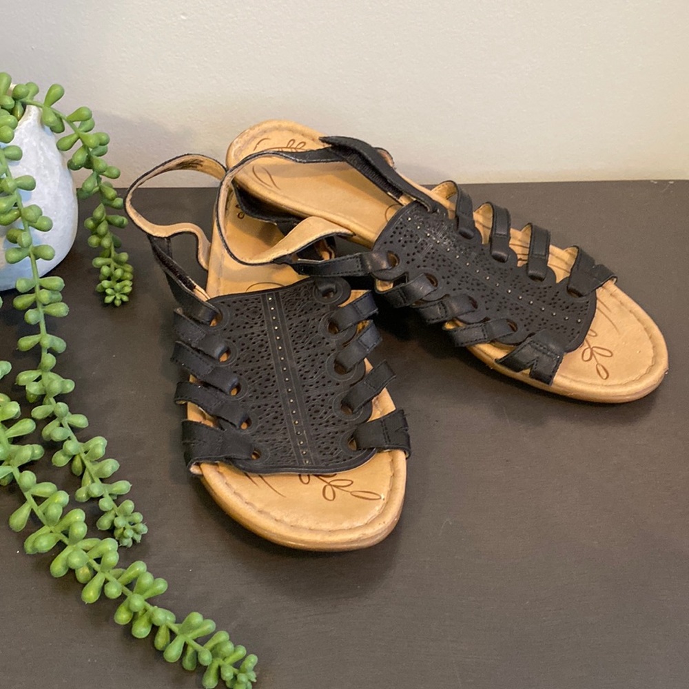 NATURALIZER Black Leather Cut Out Sandals